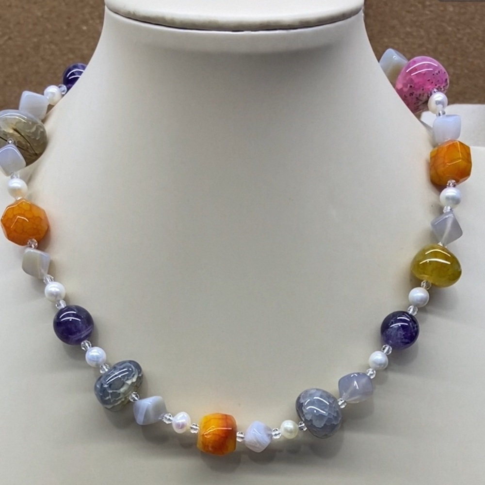 Multicolor Agate Beaded Necklace
17 inches
